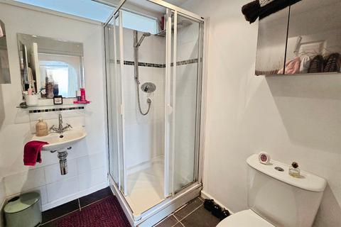 38 Albert Road, Beeston, Nottingham, NG9 2GU