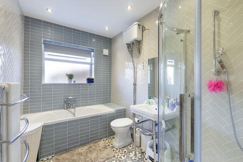 23 The Vale, Ruislip, HA4 0SG