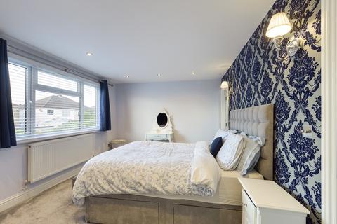 23 The Vale, Ruislip, HA4 0SG