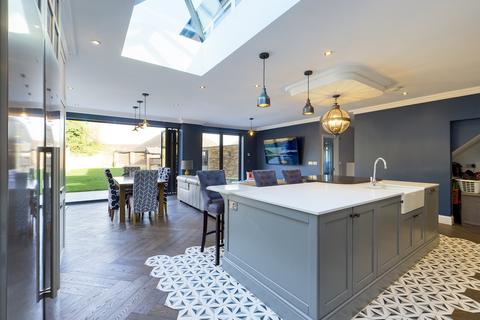 23 The Vale, Ruislip, HA4 0SG