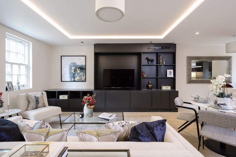 Green Lane, Cobham 2 bed apartment £775,000