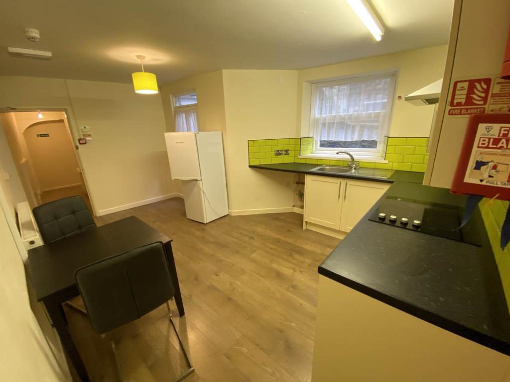 ground-floor-8-baker-street-aberystwyth-ceredigion-2-bed-flat-700