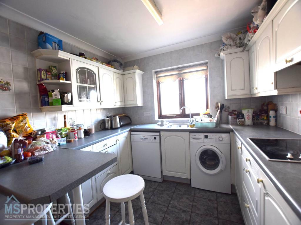 28, Y Lanfa, Trefechan, Aberystwyth 3 bed house £1,236 pcm (£285 pw)