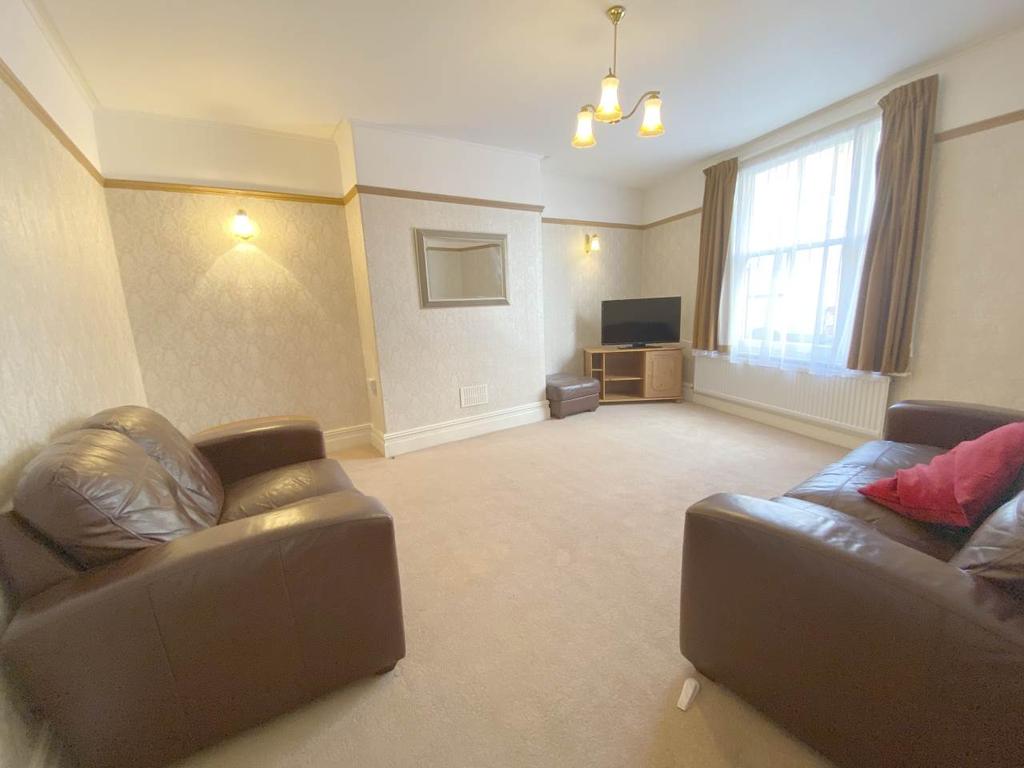7 Portland Road, Aberystwyth, Ceredigion 5 bed house £1,841 pcm (£425 pw)
