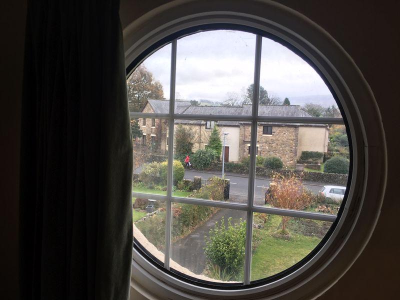 Round window