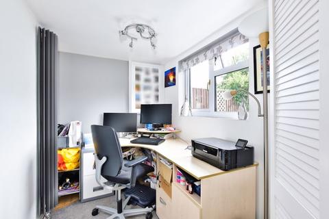 36 Ingleglen, Farnham Common, Slough, SL2 3QA