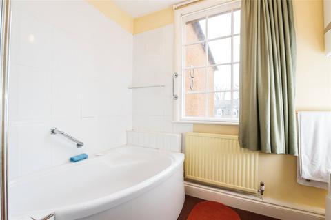 3 bedroom apartment for sale - Dallington Court, Dallington, Northampton, Northamptonshire, NN5