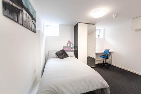 1 bedroom in a flat share to rent, Gildabrook Road, Salford,