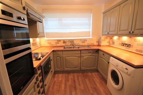 2 bedroom flat to rent, Mead Way, Halstead, Sevenoaks, Kent, TN14 7EY