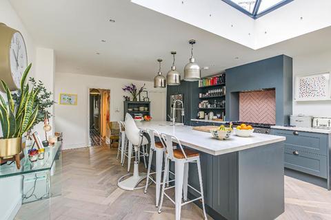 43 Leas Road, Warlingham, CR6 9LP