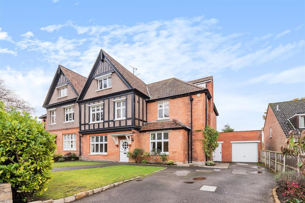 West Park, Yeovil 6 bed semidetached house £650,000