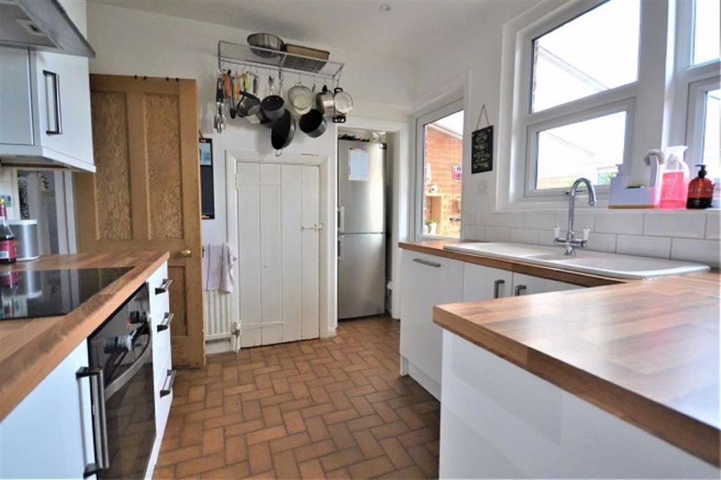 Stapley Road, Hove 2 bed terraced house £325,000