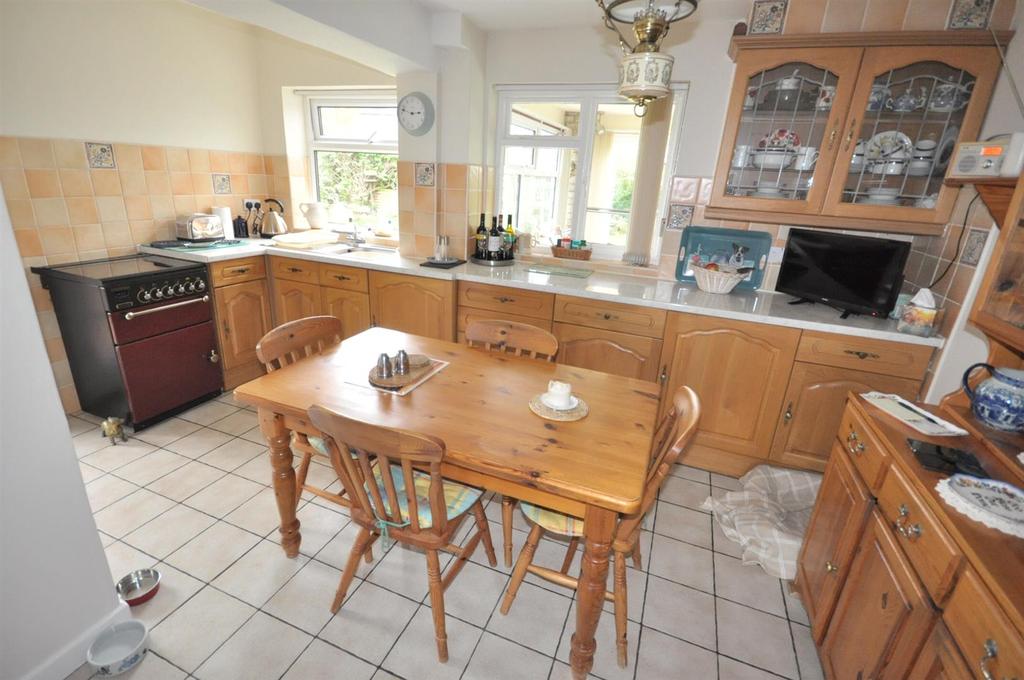 Dining kitchen