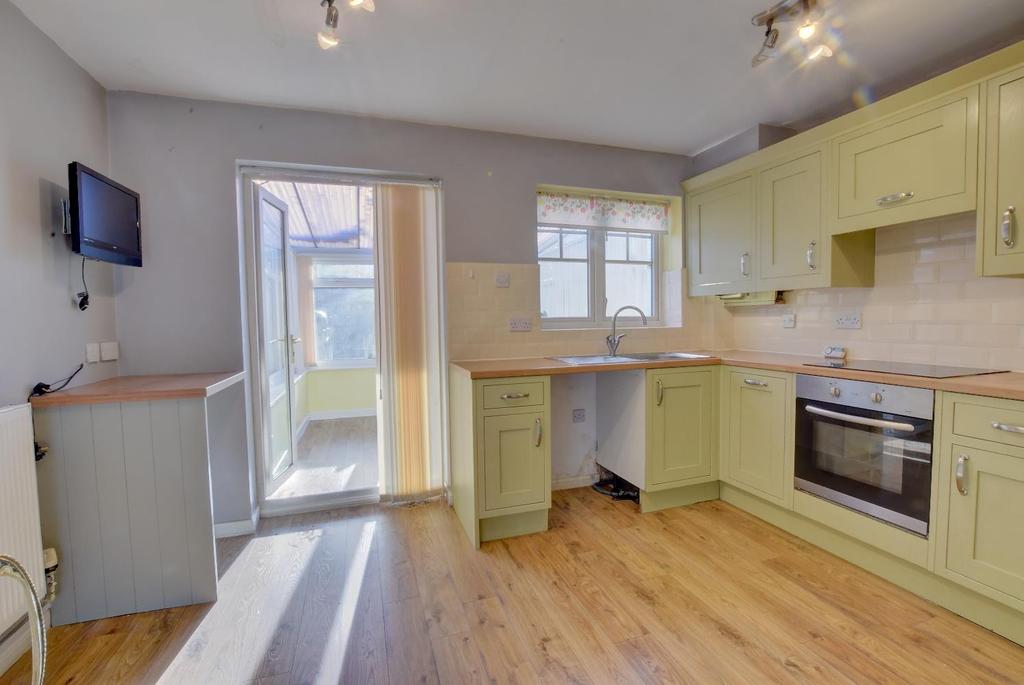 Bluebell Grove, Burnley 2 bed terraced house £625 pcm (£144 pw)