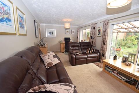 6 Broughton Avenue, Toddington, Dunstable, LU5 6BQ