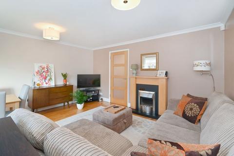 17 Rotterdam Drive, London, E14 3JA
