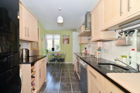 17 Rotterdam Drive, London, E14 3JA