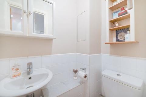 17 Rotterdam Drive, London, E14 3JA