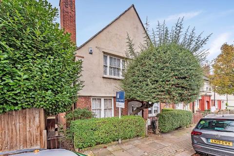 316 Derinton Road, London, SW17 8HU