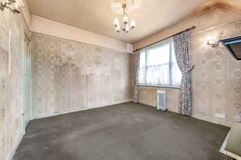 316 Derinton Road, London, SW17 8HU