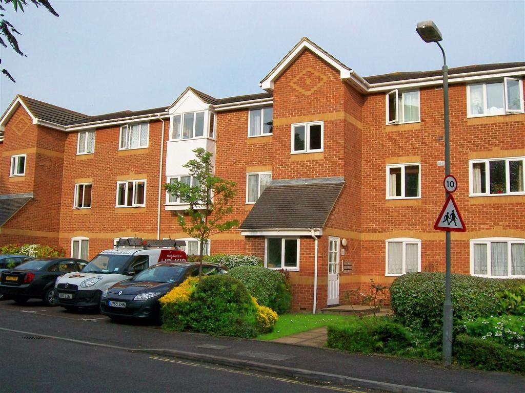 ASCOT COURT, ALDERSHOT 1 bed flat £750 pcm (£173 pw)