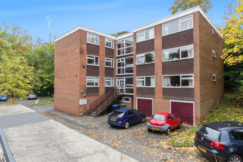 Salisbury Close, Salisbury Rd, Moseley, B13 8JX 1 bed flat £625 pcm