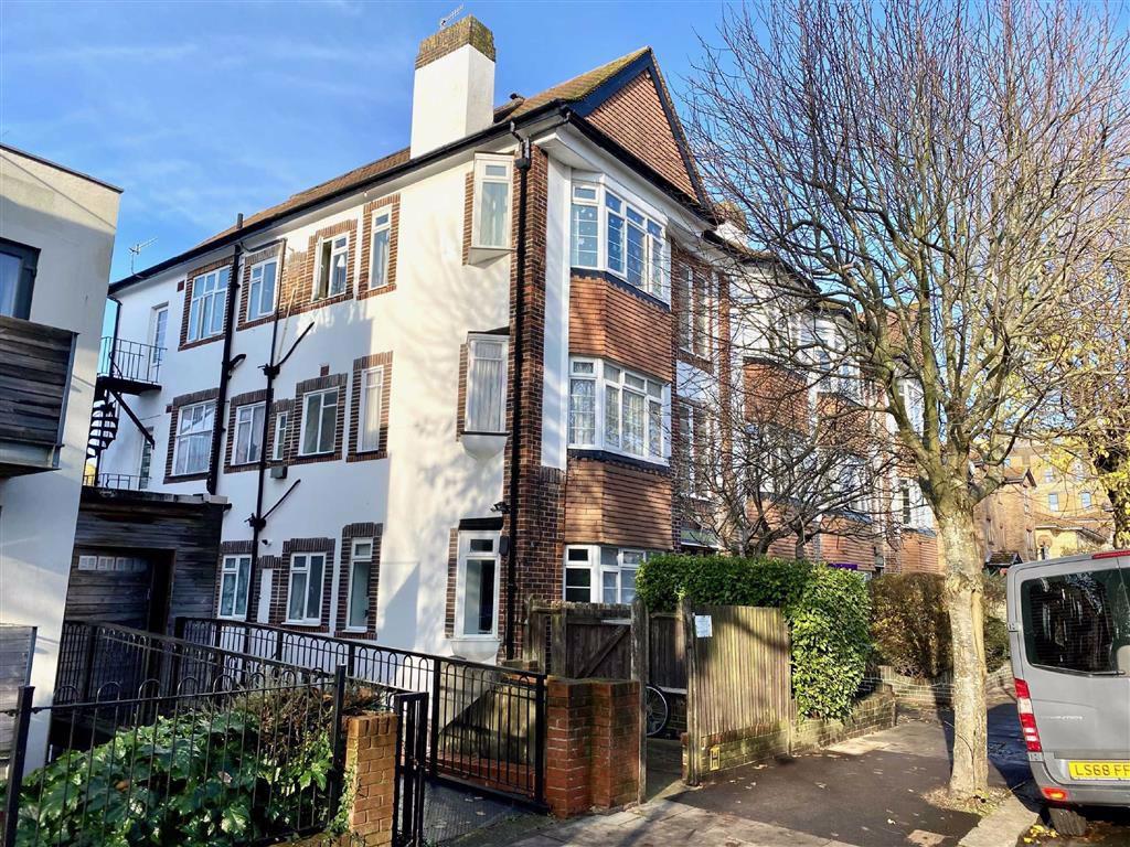 Beresford Court, Hove, East Sussex 2 bed apartment £285,000