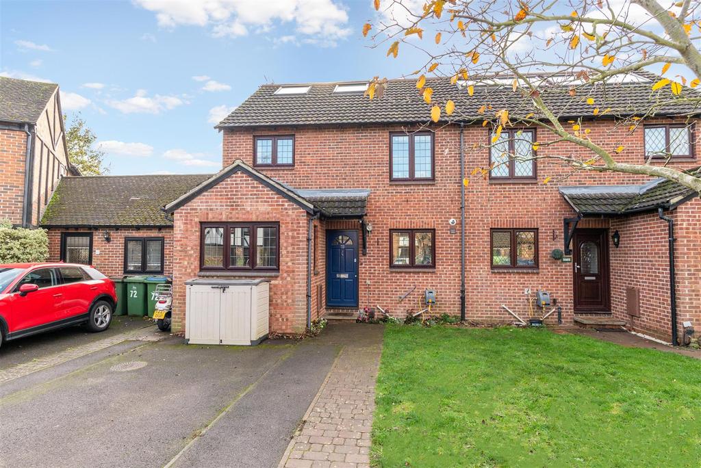 Kings Chase, East Molesey 4 bed house £750,000