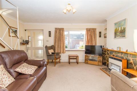 7 Dokkum Road, Crediton, EX17 3DJ