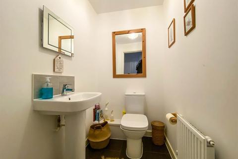 10 Brunel Road, Cam, Dursley, GL11 5DE