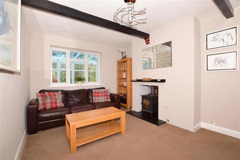19 High Trees Close, Caterham, CR3 6JQ