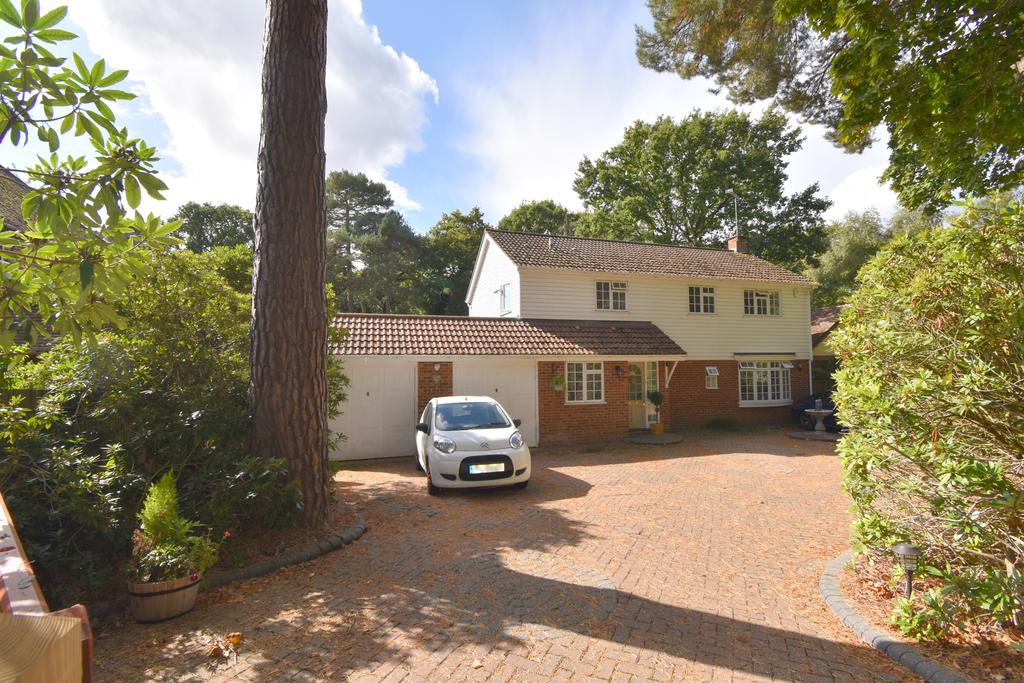 Park Avenue, Camberley, Surrey, GU15 5 bed detached house £1,050,000