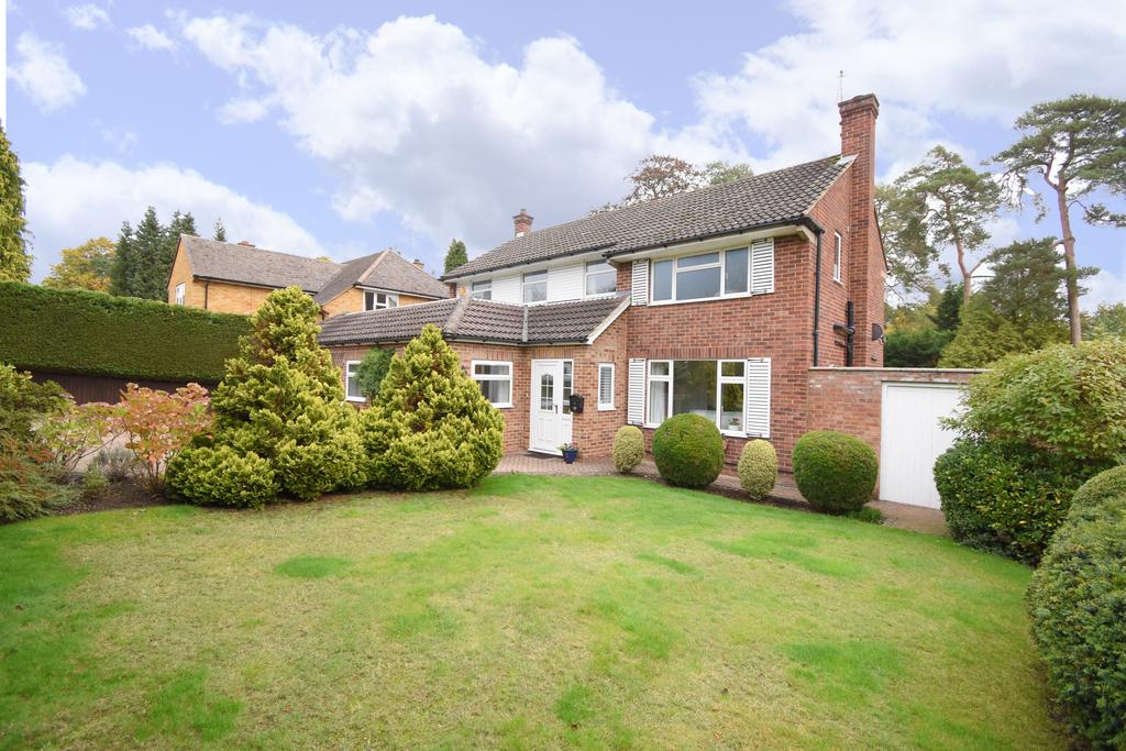 Elsenwood Crescent, CAMBERLEY, Surrey, GU15 4 bed detached house £800,000