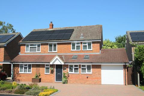 11 Denning Close, Fleet, GU52 7SP
