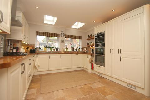 11 Denning Close, Fleet, GU52 7SP