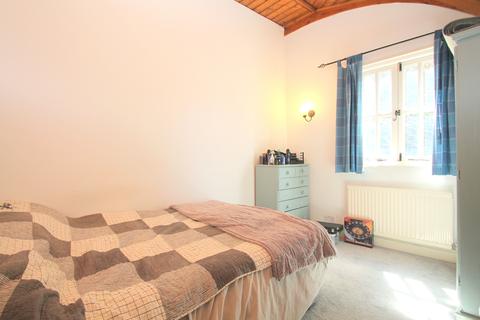 7 Streets Heath, West End, Woking, GU24 9RB