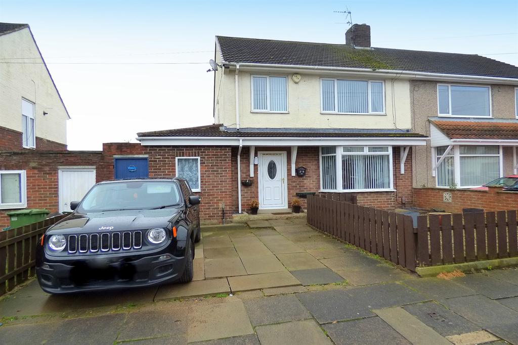 Radstock Avenue, StocktonOnTees, TS19 3 bed semidetached house £