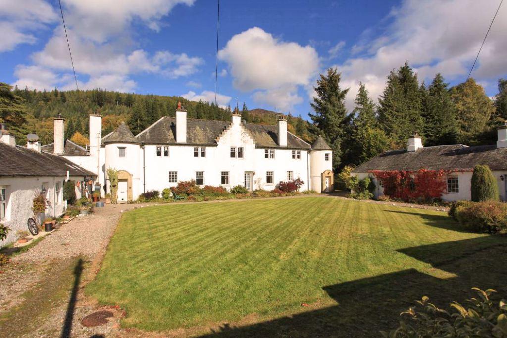 East Turret, 7 The Square, Dunira... 2 bed apartment £220,000