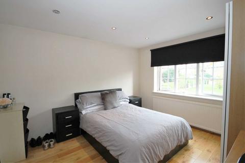 38a Kirksted Road, Morden, SM4 6NJ