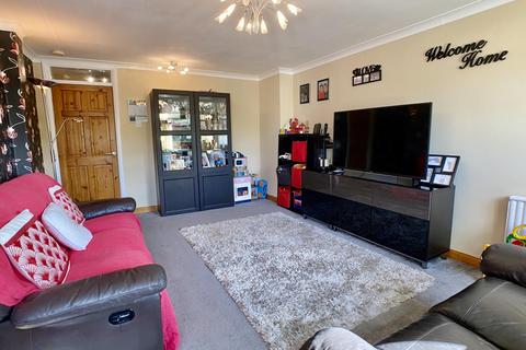 70 Cambusdoon Place, Kilwinning, KA13 6SN