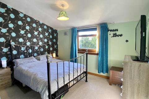 70 Cambusdoon Place, Kilwinning, KA13 6SN
