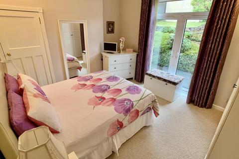 6 Winton Drive, Skelmorlie, PA17 5AF