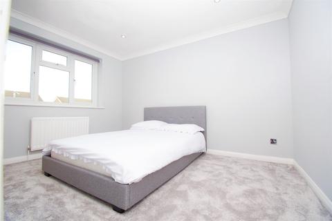 44 Alder Drive, Alderholt, Fordingbridge, SP6 3EP
