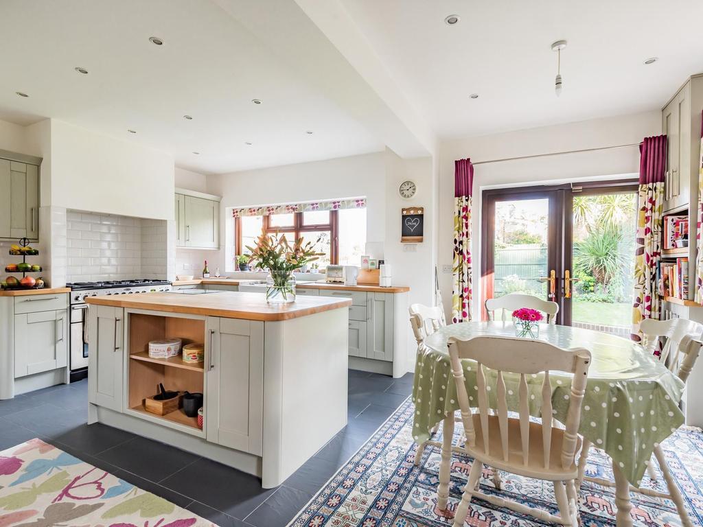 Kitchen/Breakfast Ro