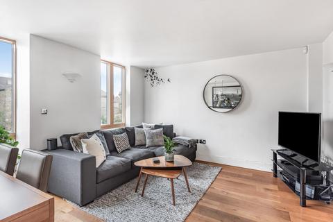 2b Rossiter Road, London, SW12 9RU