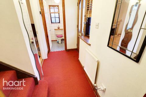 11 Wickets Way, Ilford, IG6 3DF