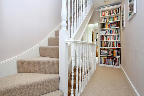 10 Geraldine Road, London, W4 3PA