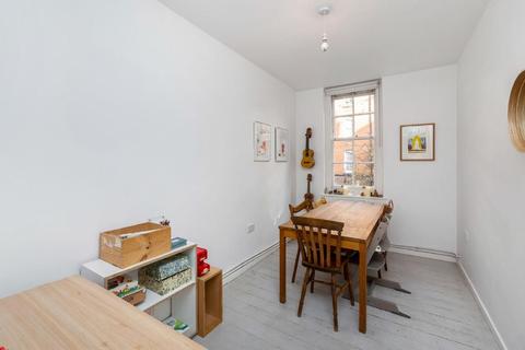 Flat 18, Algar House Webber Row, London, SE1 8QT