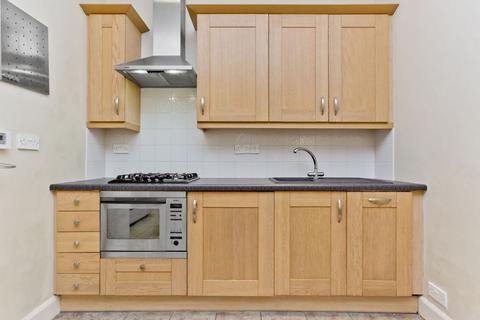 8b/2 Dean Terrace, Edinburgh, EH4 1ND