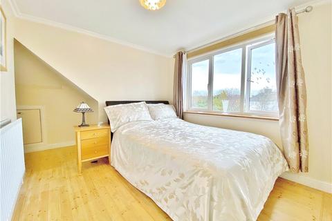 68 The Ridge, Twickenham, TW2 7NQ